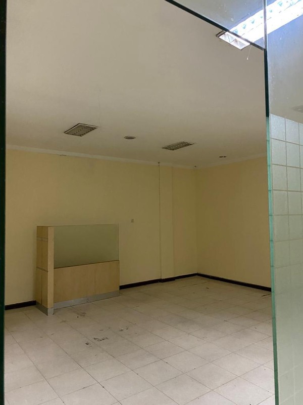 Ruko Gandeng 4 Lantai Cikarang, Parkir Luas, Siap Pakai  