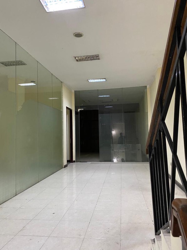 Ruko Gandeng 4 Lantai Cikarang, Parkir Luas, Siap Pakai  