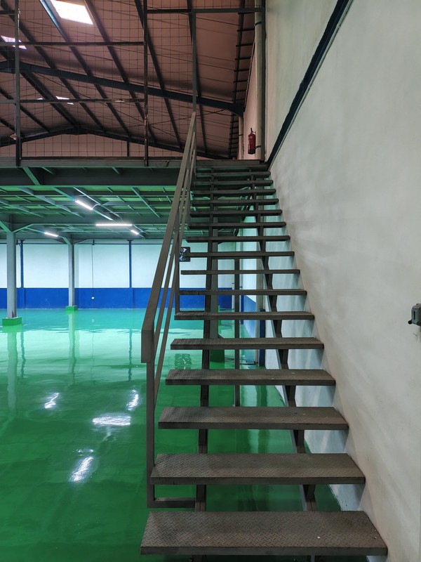 Dijual 630 m2 Gudang Kawasan Industri Sirie Sidoarjo Jatim - Lantai Epoxy - Akses Truk Kontainer