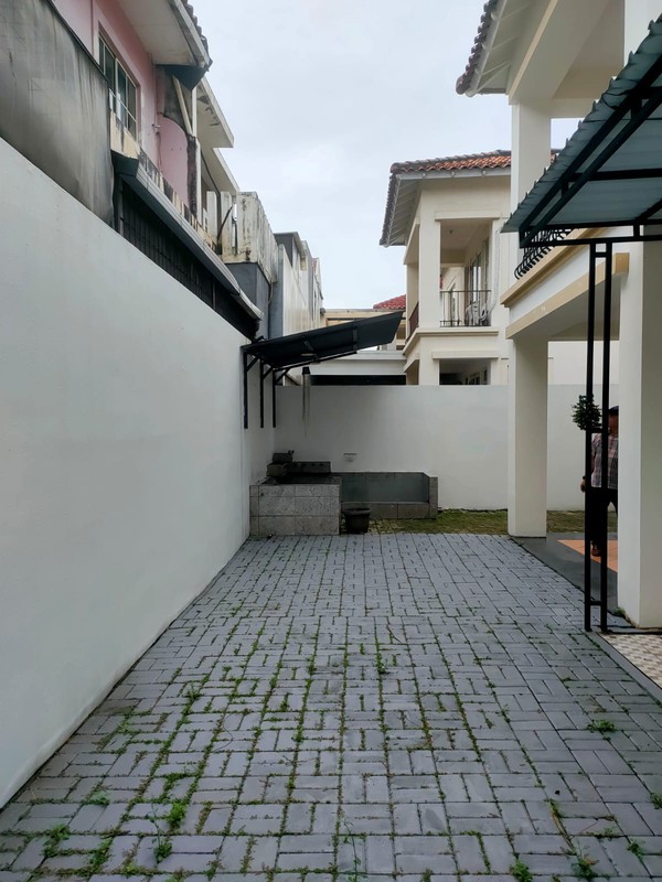 Rumah Hitung Tanah Area Cipete