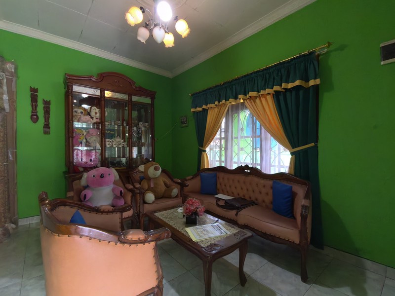 Rumah lama tanah luas di jatisampurna bekasi di jual cepat