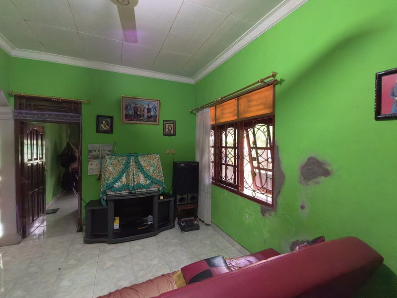 Rumah lama tanah luas di jatisampurna bekasi di jual cepat