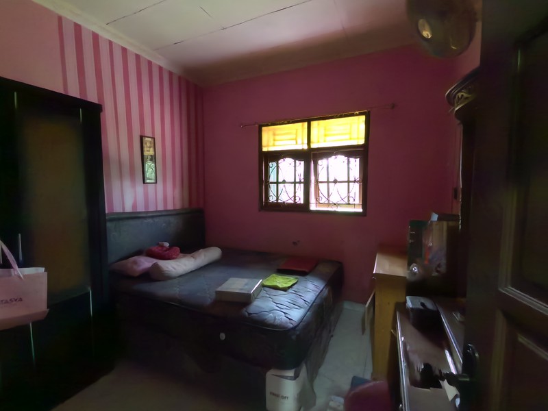 Rumah lama tanah luas di jatisampurna bekasi di jual cepat