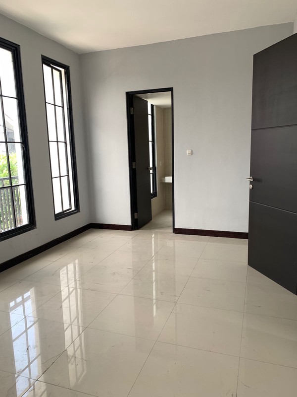 Dijual Rumah 2 lantai di Pondok Mutiara Sidoarjo