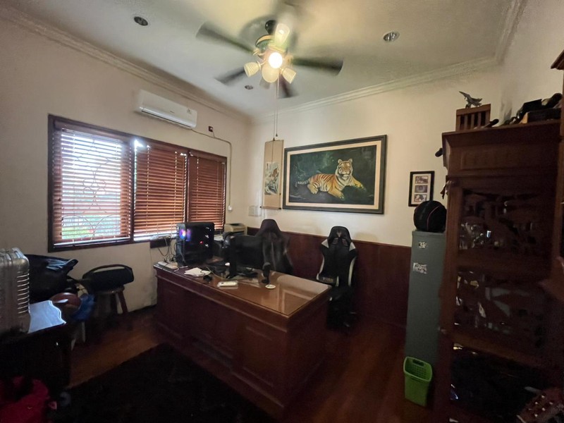 Dijual rumah villa taman gapura Citraland Surabaya Barat 