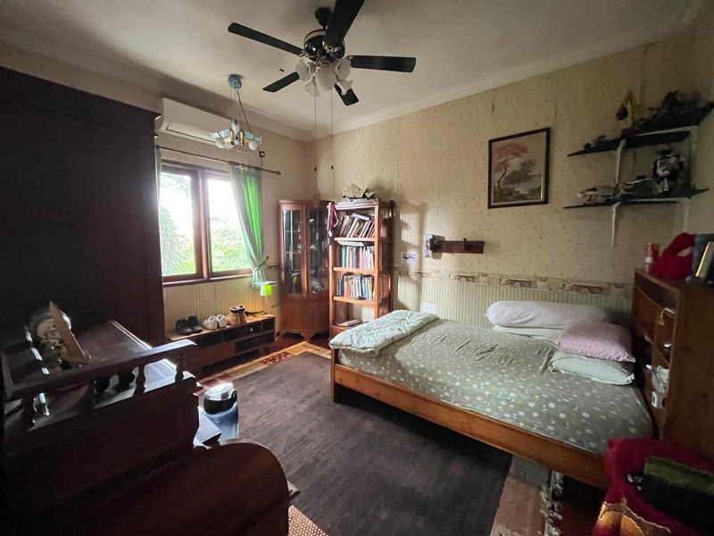 Dijual rumah villa taman gapura Citraland Surabaya Barat 