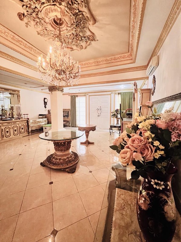 Rumah Klasik Depan Taman Tebet Eco Park Lokasi Strategis