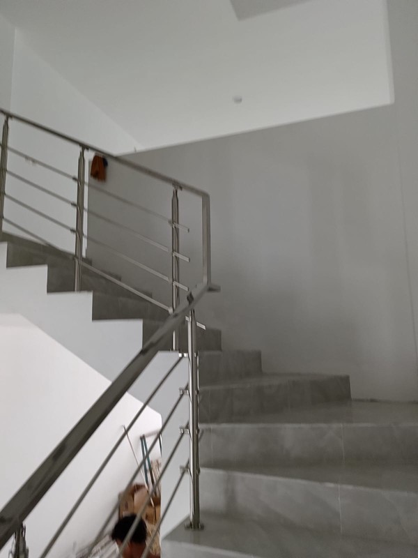 Disewakan 7 Unit Ruko Raya Satelit Indah - Sukomanunggal - Ruko Baru Modern 4 Lantai Surabaya Barat- Hadap Jalan Raya Kembar Komersial Area Cocok Buat Segala Usaha - Parkiran Mobil Luas 