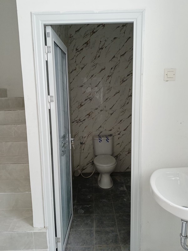 Disewakan 7 Unit Ruko Raya Satelit Indah - Sukomanunggal - Ruko Baru Modern 4 Lantai Surabaya Barat- Hadap Jalan Raya Kembar Komersial Area Cocok Buat Segala Usaha - Parkiran Mobil Luas 