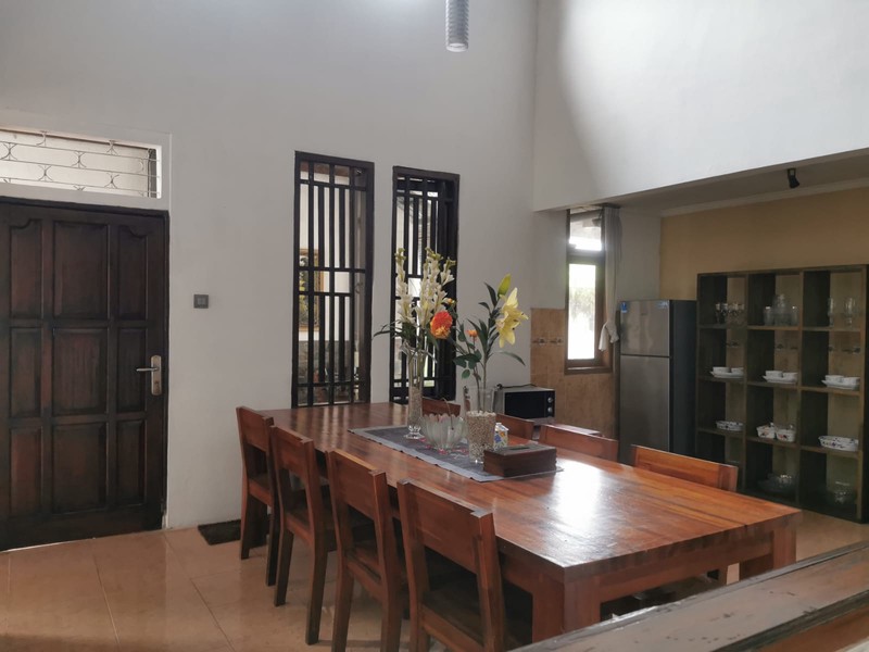 Di jual  cepat rumah lokasi strategis cocok untuk rumah atau usaha kos-kosan