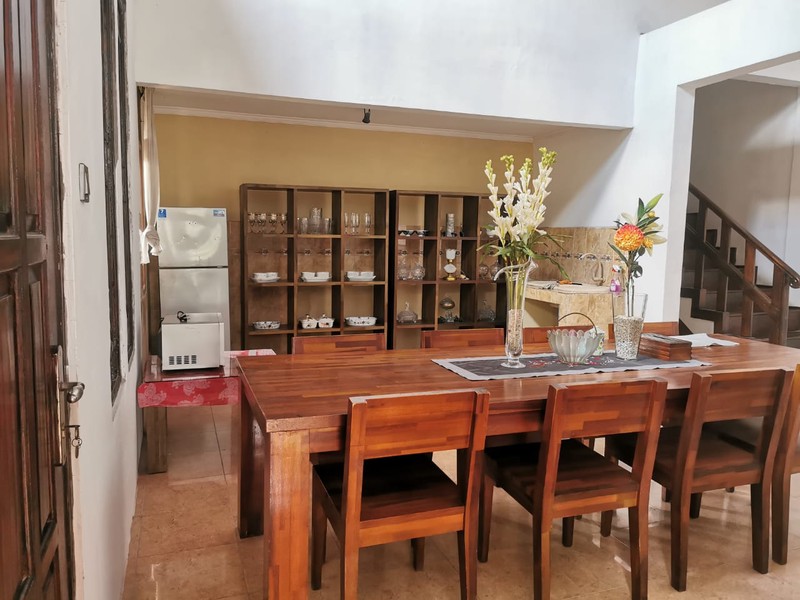 Di jual  cepat rumah lokasi strategis cocok untuk rumah atau usaha kos-kosan