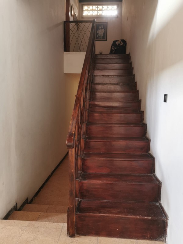 Di jual  cepat rumah lokasi strategis cocok untuk rumah atau usaha kos-kosan