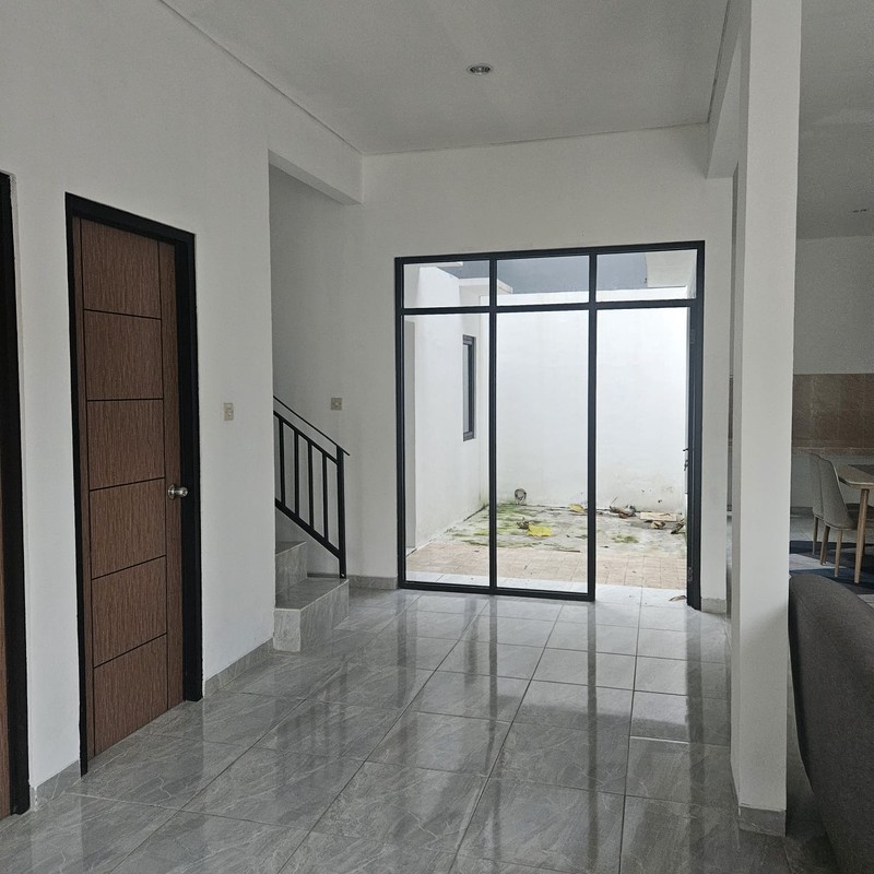 JUAL CEPAT RUMAH BARU 2 LANTAI DI NUSA LOKA BSD CITY ( Bagian depan dekat jln Raya ) -  TANGSEL