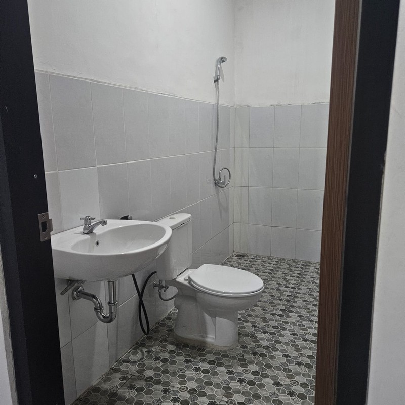 JUAL CEPAT RUMAH BARU 2 LANTAI DI NUSA LOKA BSD CITY ( Bagian depan dekat jln Raya ) -  TANGSEL