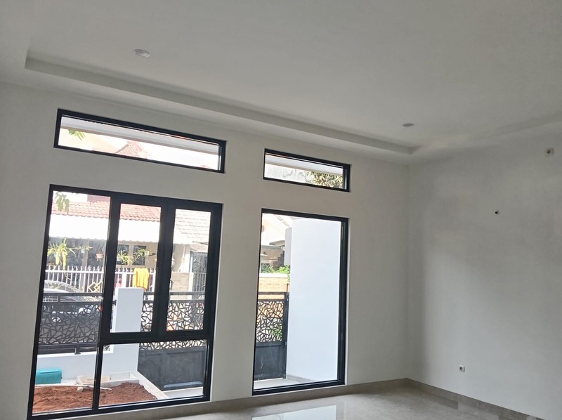 Rumah Posisi Hook Brand New di Kencana Loka BSD City