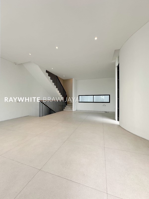 Brand New Townhouse Modern Design Lokasi Strategis Area Kemang Utara