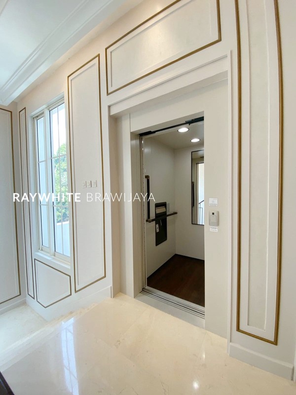 Brand New Townhouse dalam Kompleks Lebak Bulus 