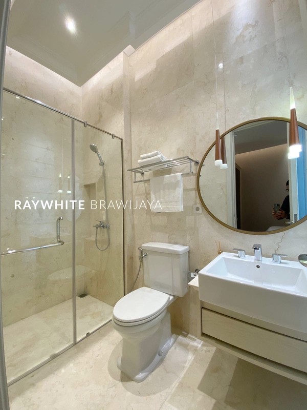 Brand New Townhouse dalam Kompleks Lebak Bulus 