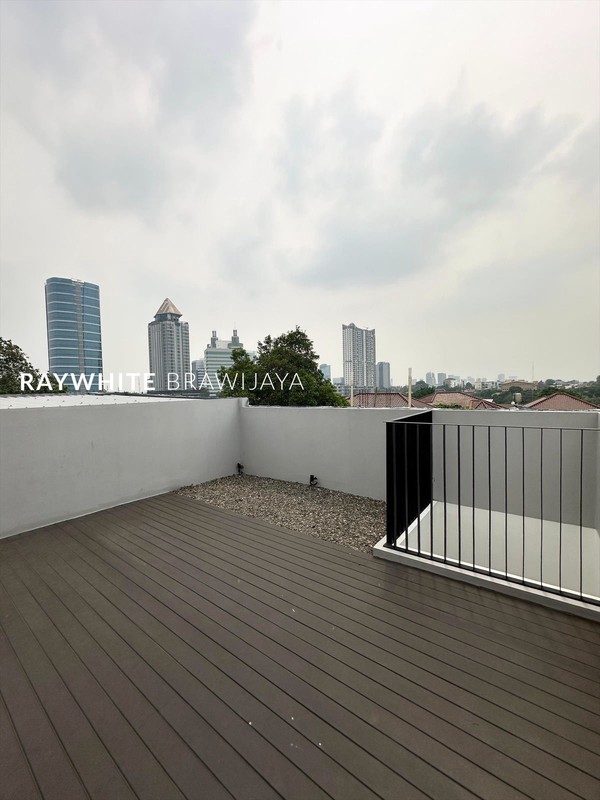 Brand New Townhouse Simatupang Lokasi Strategis