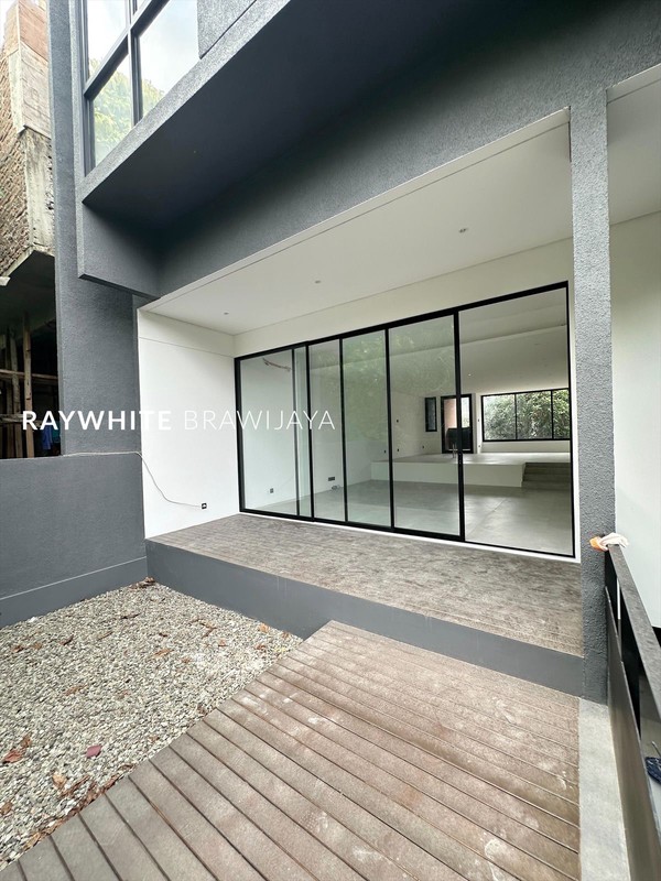 Brand New Townhouse Simatupang Lokasi Strategis