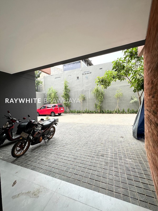 Brand New Townhouse Simatupang Lokasi Strategis