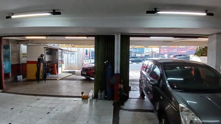 Dijual Ruang Usaha Lokasi Strategis Pinggir Jalan Raya di Wolter Monginsidi Jakarta Selatan