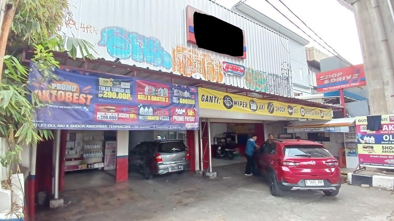 Dijual Ruang Usaha Lokasi Strategis Pinggir Jalan Raya di Wolter Monginsidi Jakarta Selatan