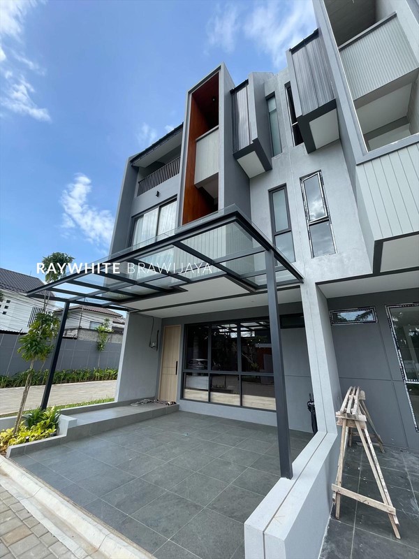 Townhouse Eksklusif Lokasi Strategis Area Cilandak 