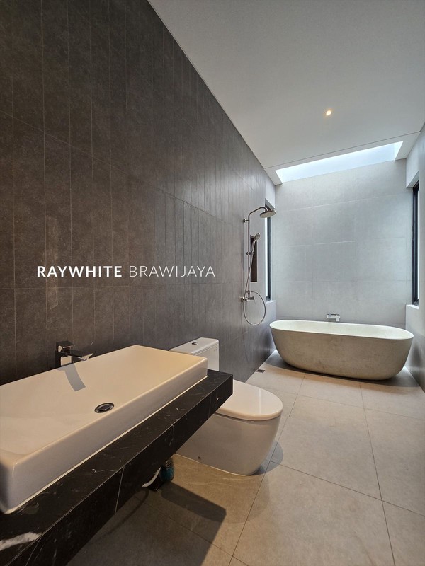 Brand New House Lokasi Strategis Area Kemang Arco