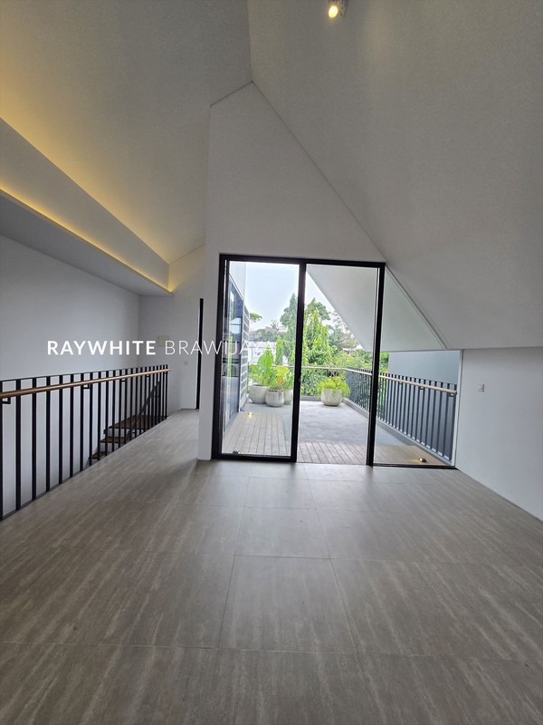 Brand New House Lokasi Strategis Area Kemang Arco