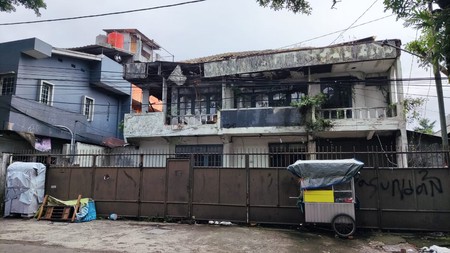 STRATEGIS! Tanah Luas Plus Bangunan di Dewi Sartika, Bandung!