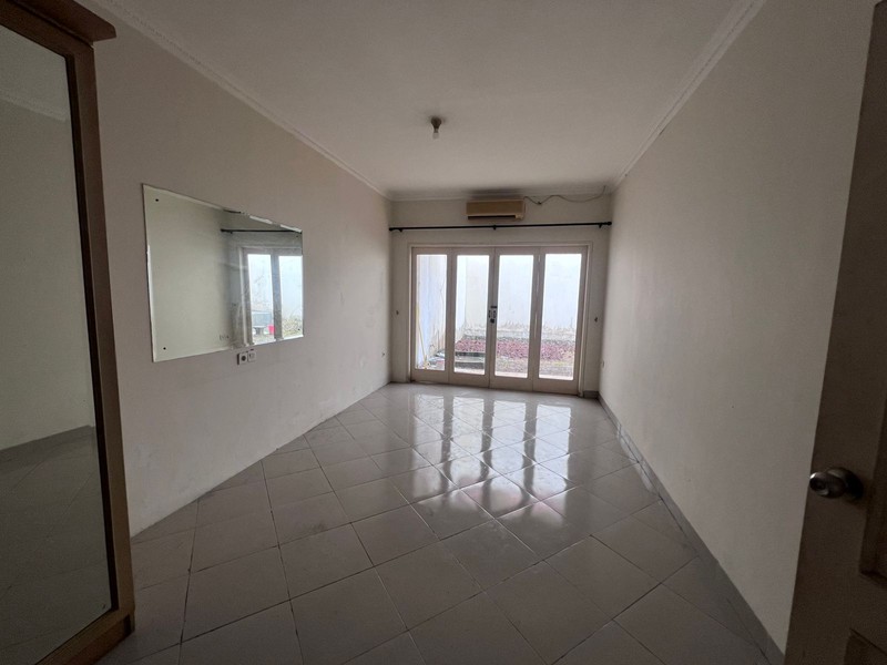 Disewa Rumah Strategis untuk Usaha atau Hunian di Rawa Buntu BSD