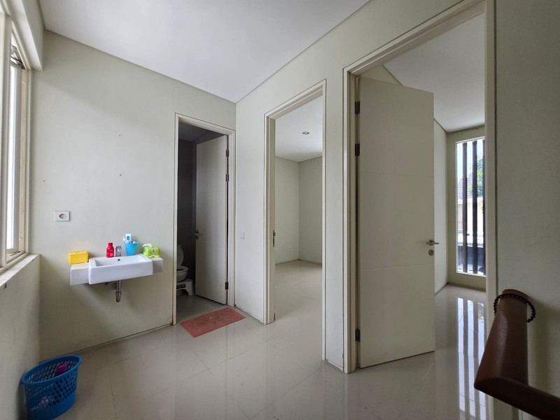 Murah Disewakan Rumah North West Park Citraland Surabaya Barat dekat Citra Kasih, Sport Cenyer, Citra Berkat 