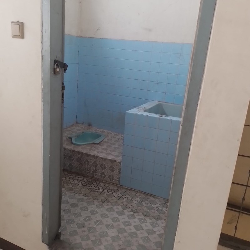 Dijual Ruko Lokasi Strategis Kawasan Perdagangan - Bandengan Selatan Tambora.