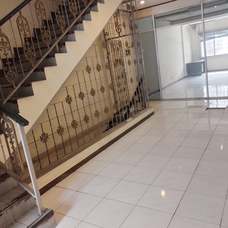 Dijual Ruko Lokasi Strategis Kawasan Perdagangan - Bandengan Selatan Tambora.