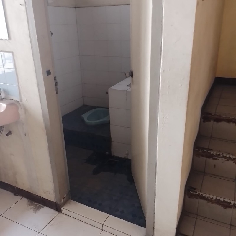 Dijual Ruko Lokasi Strategis Kawasan Perdagangan - Bandengan Selatan Tambora.