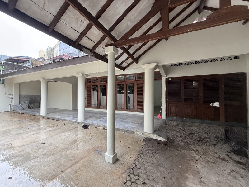 RUMAH COCOK UNTUK KANTOR DI SENOPATI AREA