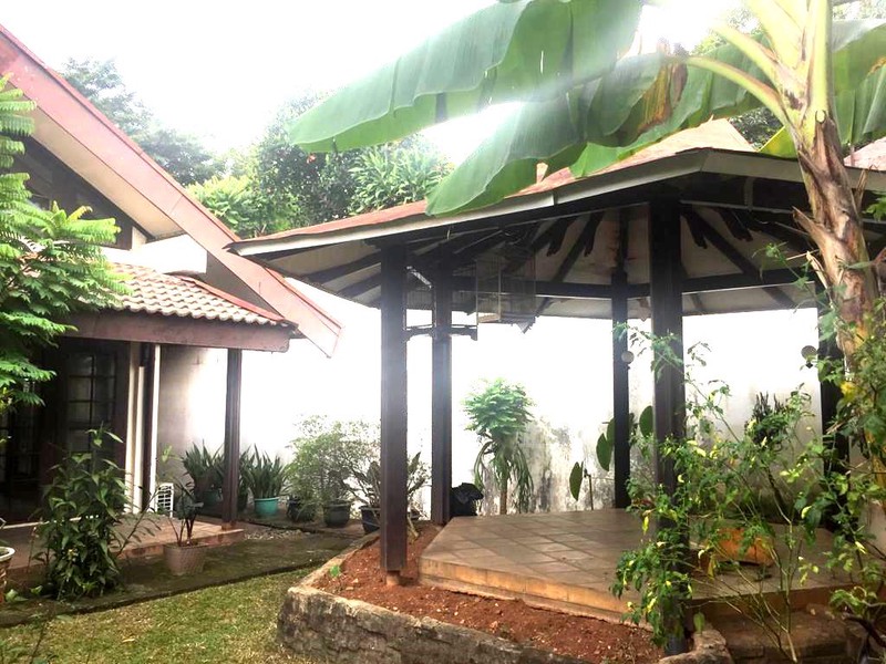 Rumah Luas, Lokasi strategis, bebas banjir di Bintaro Sektor 2