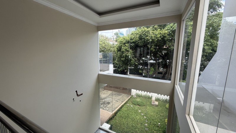 BRAND NEW AND MODERN HOUSE AT SENOPATI AREA