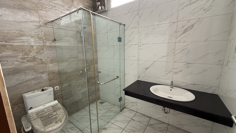 BRAND NEW AND MODERN HOUSE AT SENOPATI AREA