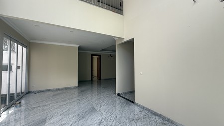 BRAND NEW AND MODERN HOUSE AT SENOPATI AREA