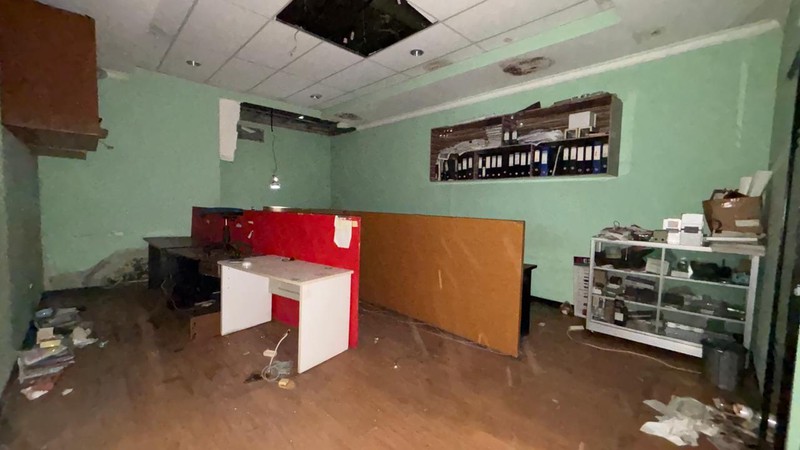 Gudang dengan Atap Tinggi - Bangunan 3 Lantai di Cijantung Jakarta TImur