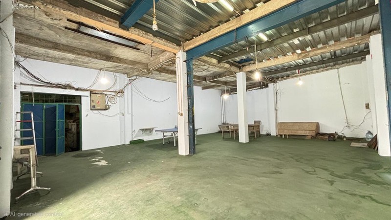 Gudang dengan Atap Tinggi - Bangunan 3 Lantai di Cijantung Jakarta TImur