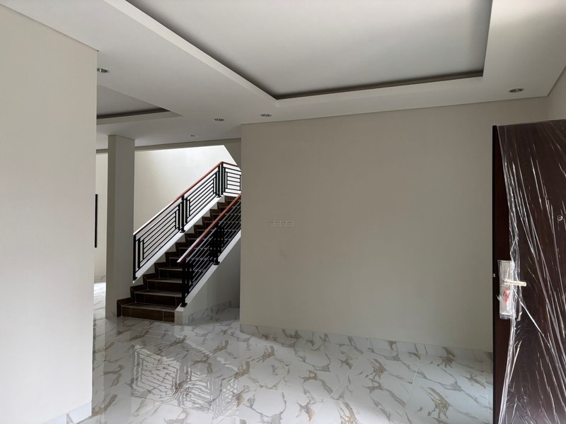 Rumah Kokoh 2 Lantai Siap Huni di Kota Wisata Cibubur