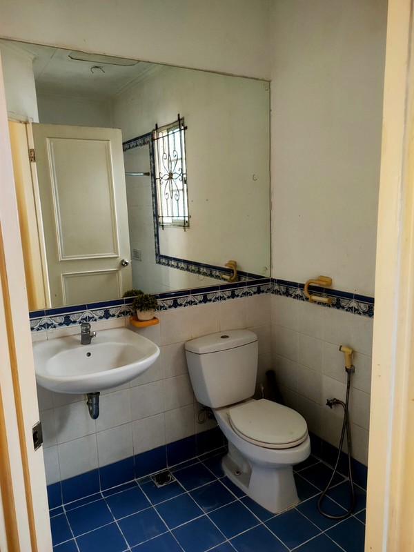 Disewakan Rumah di JL. Kalimantan - Lippo Karawaci Tangerang 