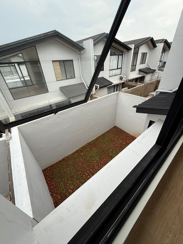 Dijual Rumah di Cendana cove - lippo karawaci Tangerang 