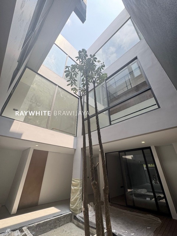 Brand New House Modern Area Kemang Dalam Timur