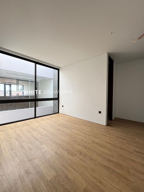 Brand New House Modern Area Kemang Dalam Timur