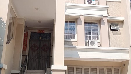 DIJUAL RUMAH SIAP HUNI 3 LANTAI - JL. GRANDE BOULEVARD, GADING, JAKARTA UTARA