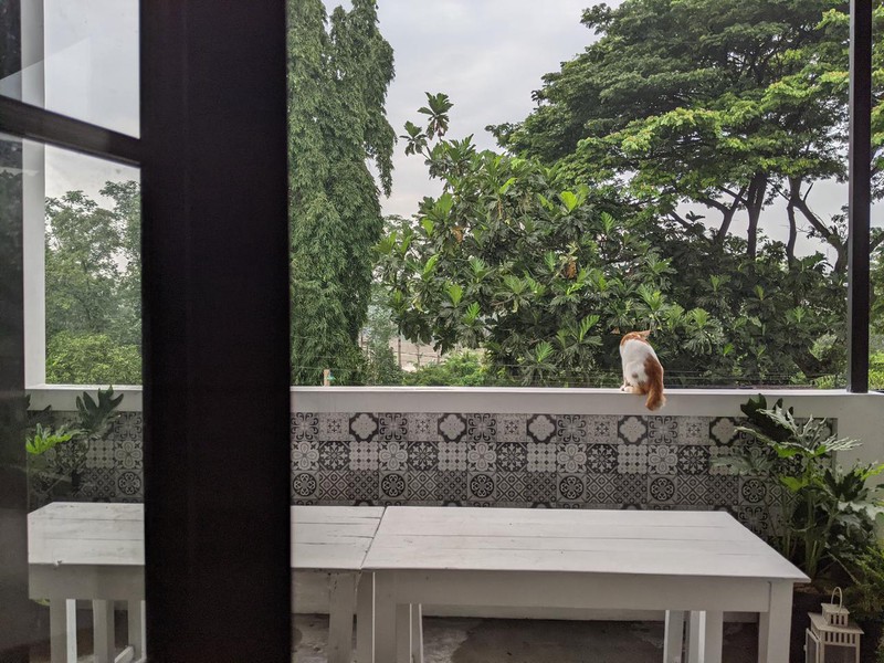 Dijual 278 m2 Rumah Usaha kawasan Mojoroto - Kota Kediri Jawa Timur - modern 2 Lantai Full Furnished - Depan view Sungai - Belakang View Gunung  dekat Pabrik Gudang Garam, Akses TOL , Pusat Perbelanja